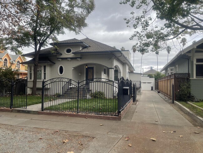 52 S 10th St San Jose, CA 95112