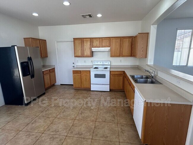 15366 W Dreyfus St Surprise, AZ 85379 photo 3