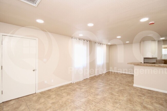 2929 W Garfield St Phoenix, AZ 85009 photo 5