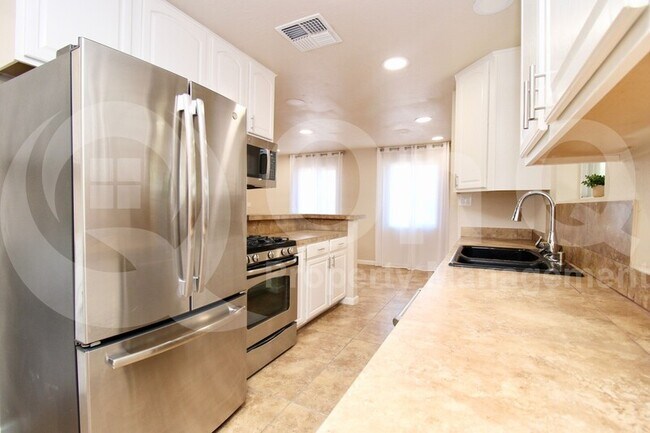 2929 W Garfield St Phoenix, AZ 85009 photo 3
