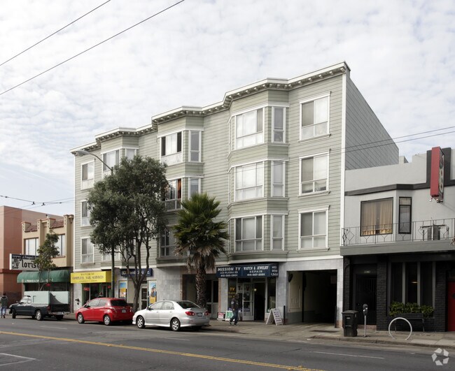 4830 Mission St San Francisco, CA 94112 photo 2