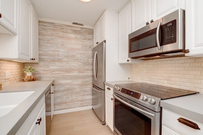6314 Friars Rd San Diego, CA 92108 photo 2