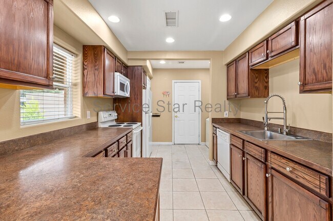 302 E Weldon Ave Phoenix, AZ 85012 photo 5