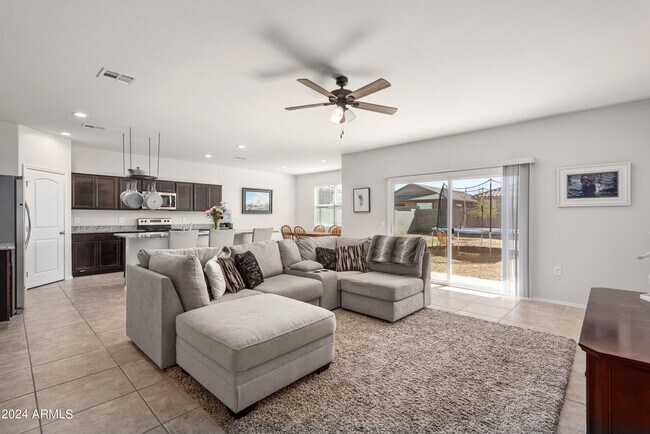 35419 W San Ildefanso Ave Maricopa, AZ 85138 photo 3