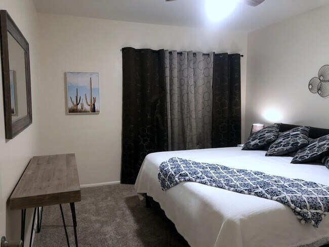 3242 E Camelback Rd Phoenix, AZ 85018 photo 2