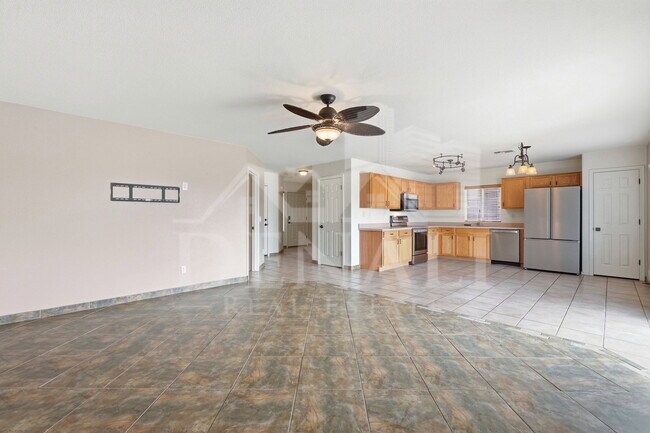 11319 W Madisen Ellise Dr Surprise, AZ 85378 photo 5