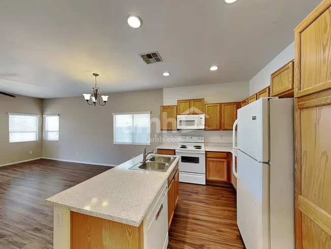17321 W Tara Ln Surprise, AZ 85388 photo 3
