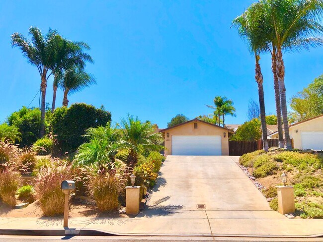 611 Summit Ave Fallbrook, CA 92028