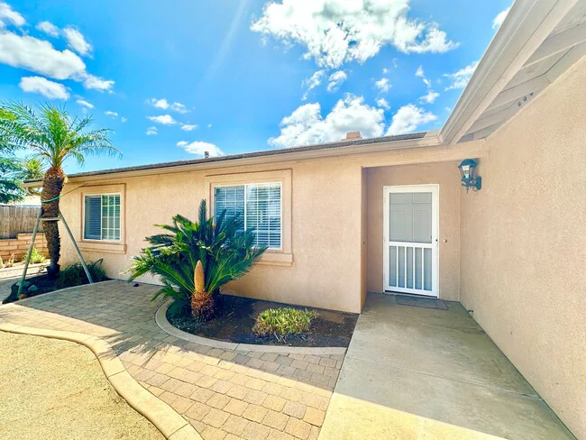 611 Summit Ave Fallbrook, CA 92028 photo 5