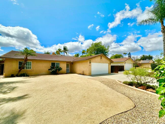 611 Summit Ave Fallbrook, CA 92028 photo 4
