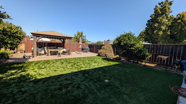 505 Lewis Ave San Leandro, CA 94577 photo 5