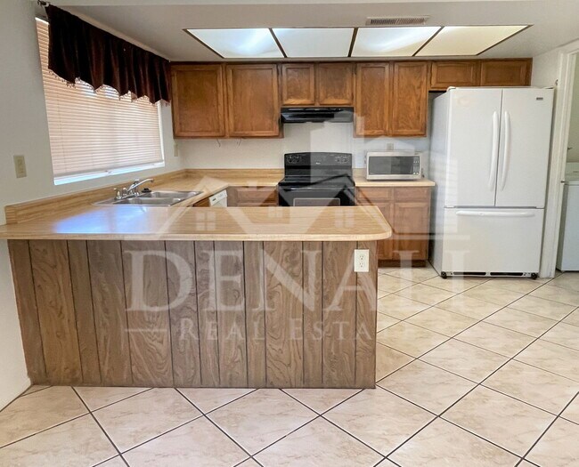 4746 W Aster Dr Glendale, AZ 85304 photo 5