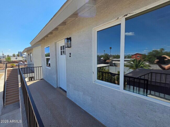 824 N 11th Ave Phoenix, AZ 85007 photo 2