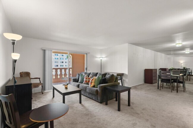 7910 E Camelback Rd Scottsdale, AZ 85251 photo 3