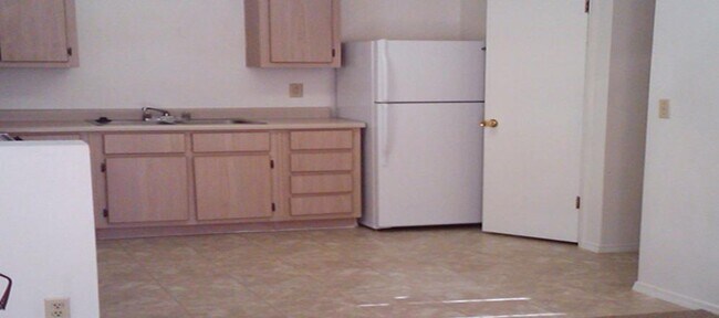 199 W Gray Dr Superior, AZ 85173 photo 3