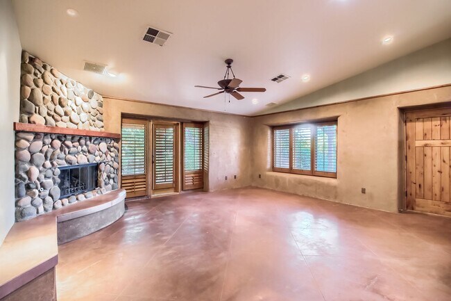 1430 S Roosevelt St Tempe, AZ 85281 photo 2