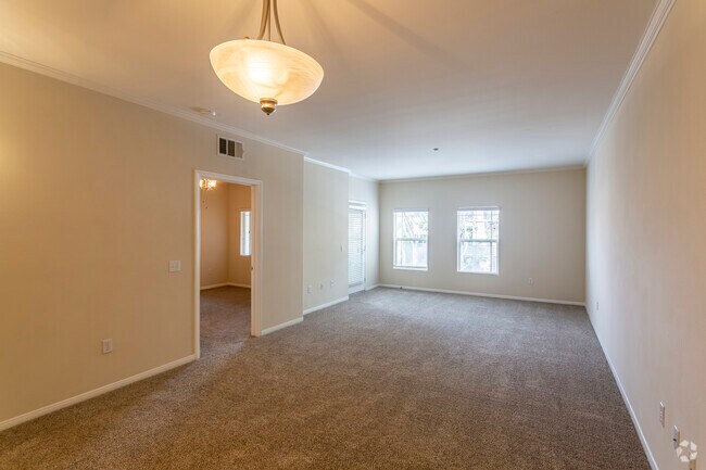 Mission Hills Commons photo 3