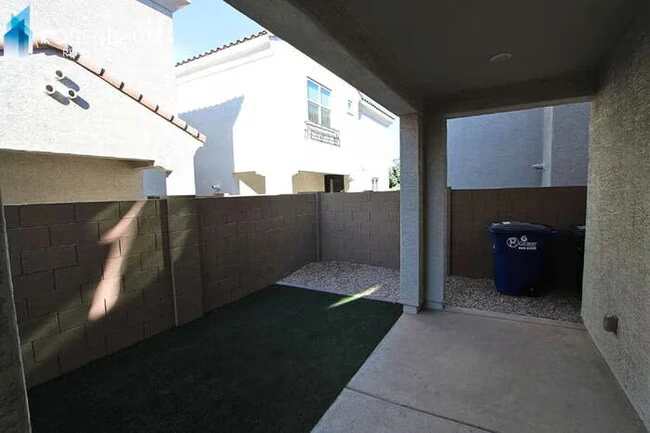 661 N Abalone Dr Gilbert, AZ 85233 photo 3