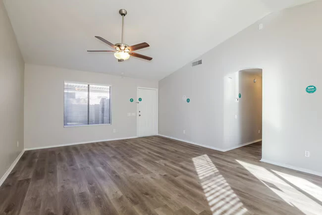 20212 N 34th Pl Phoenix, AZ 85050 photo 3