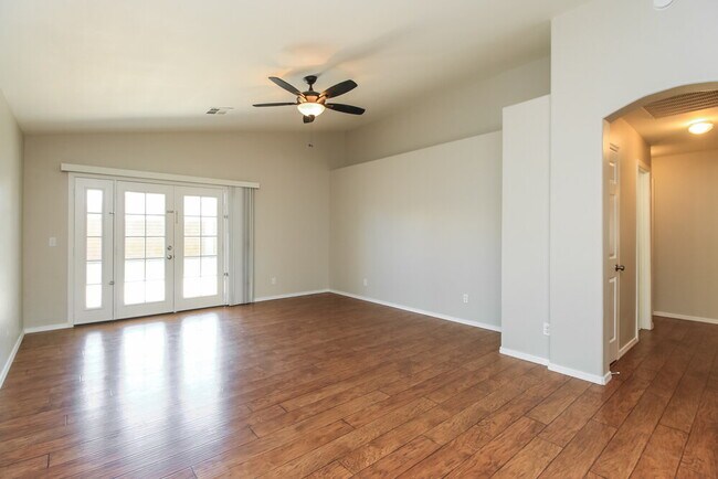 2533 E Camino St photo 5