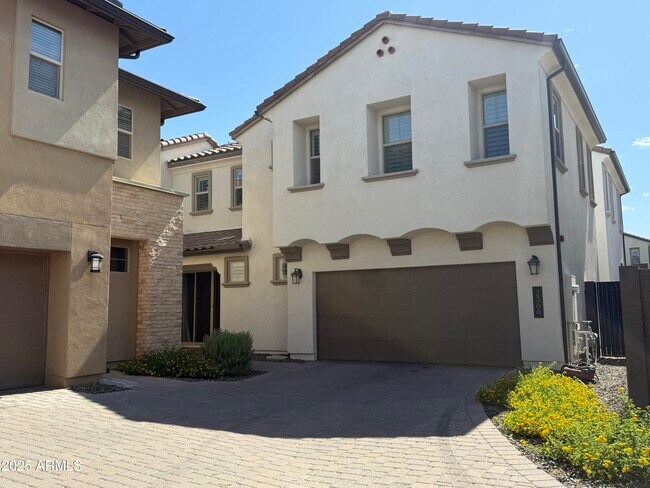 2366 W Gloria Ln photo 2