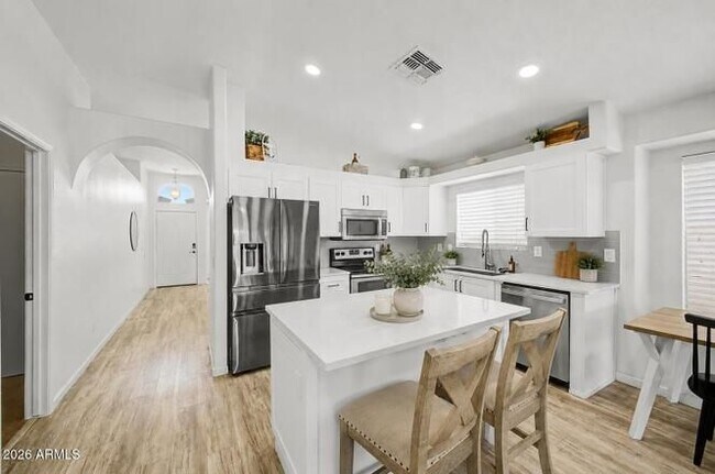 6771 W Caribbean Ln Peoria, AZ 85381 photo 2