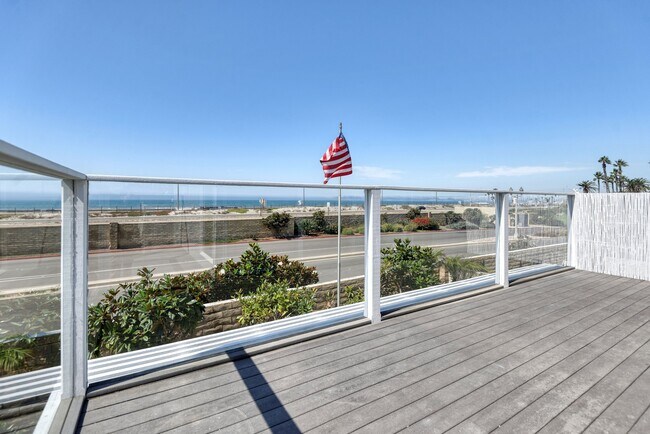48 Half Moon Bend Coronado, CA 92118 photo 2