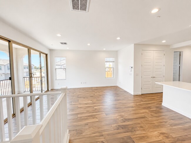4043 E Brisa Dr photo 2