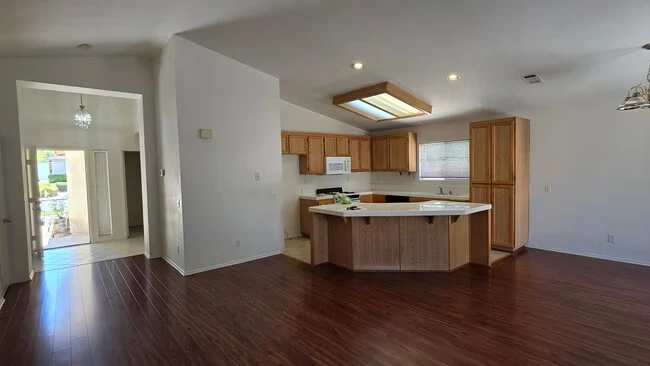 33228 Cam Piedra Rojo Temecula, CA 92592 photo 2