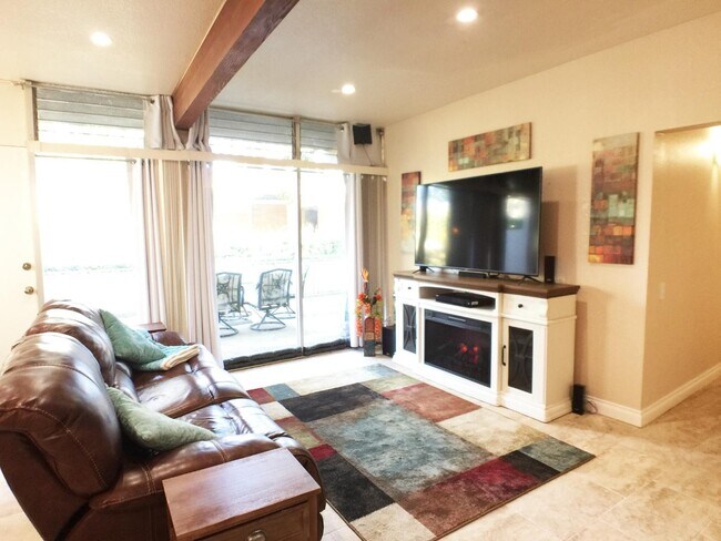 3050 Rue D’Orleans San Diego, CA 92110 photo 2