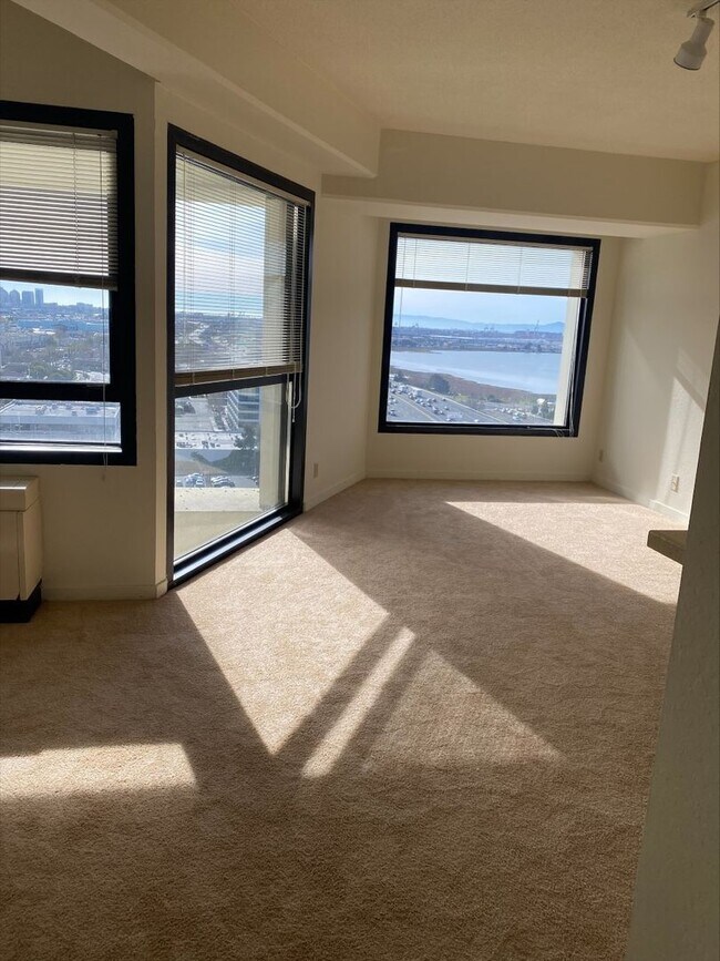 6363 Christie Ave Emeryville, CA 94608 photo 4