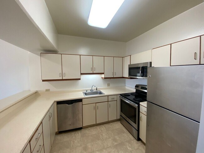 6363 Christie Ave Emeryville, CA 94608 photo 2