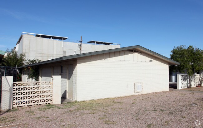 7304 E Belleview St Scottsdale, AZ 85257 photo 2