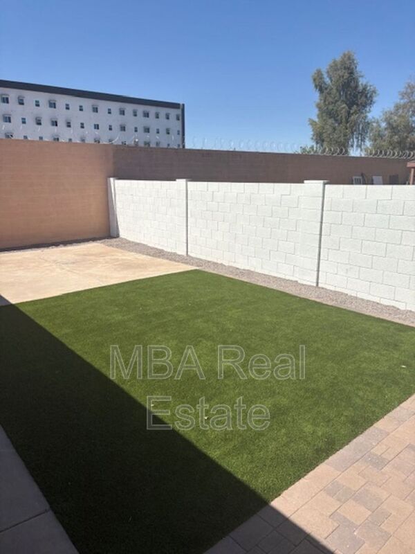5040 N 18th Ave Phoenix, AZ 85015 photo 5