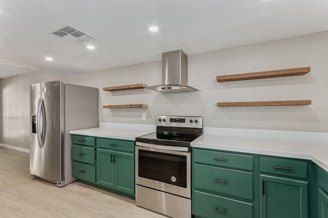 736 S Farmer Ave Tempe, AZ 85281 photo 4