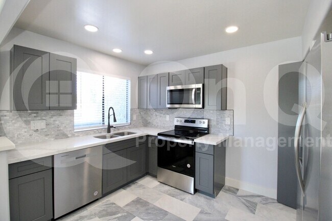 10115 E Mountain View Rd Scottsdale, AZ 85258 photo 4