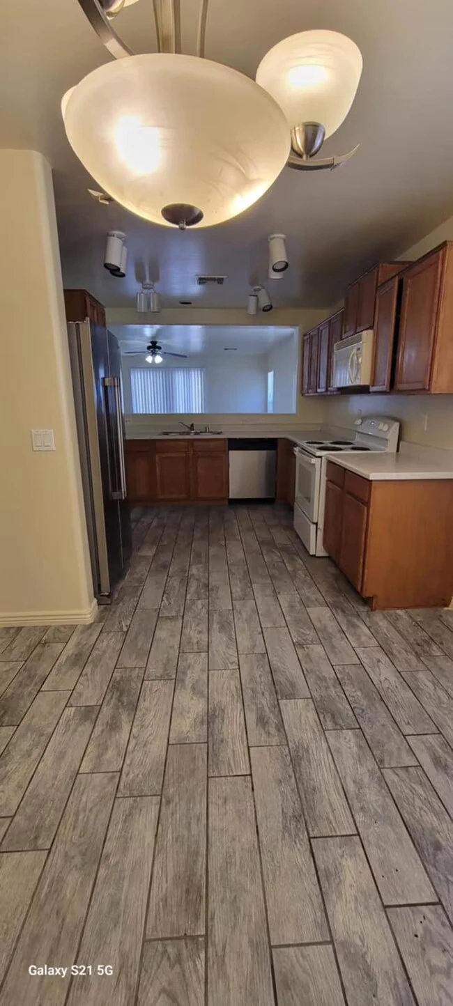 10126 N 116th Ln Youngtown, AZ 85363 photo 5