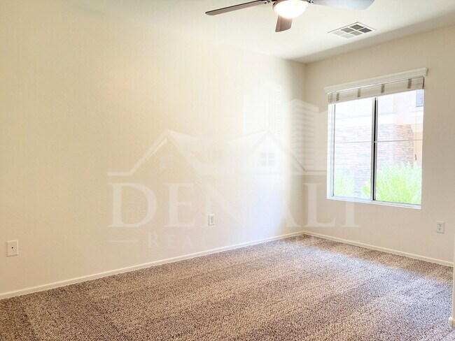 Move Right In! photo 5