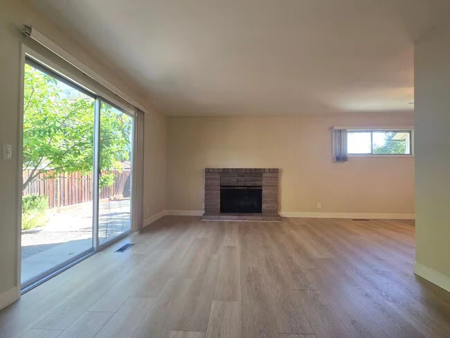 1712 Marshall Ct Los Altos, CA 94024 photo 4