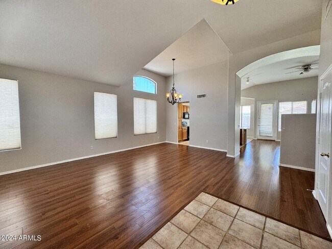 1795 W Canary Way photo 4