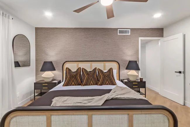 5002 E Paradise Dr Scottsdale, AZ 85254 photo 4