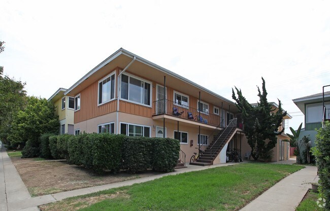 Muir Garden Apartments photo 2