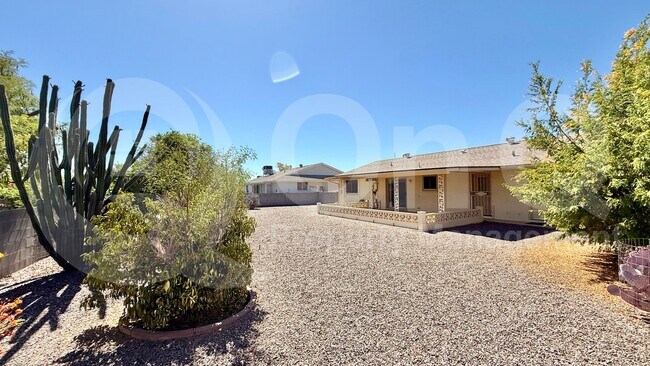 11038 W Cheryl Dr Sun City, AZ 85351 photo 4