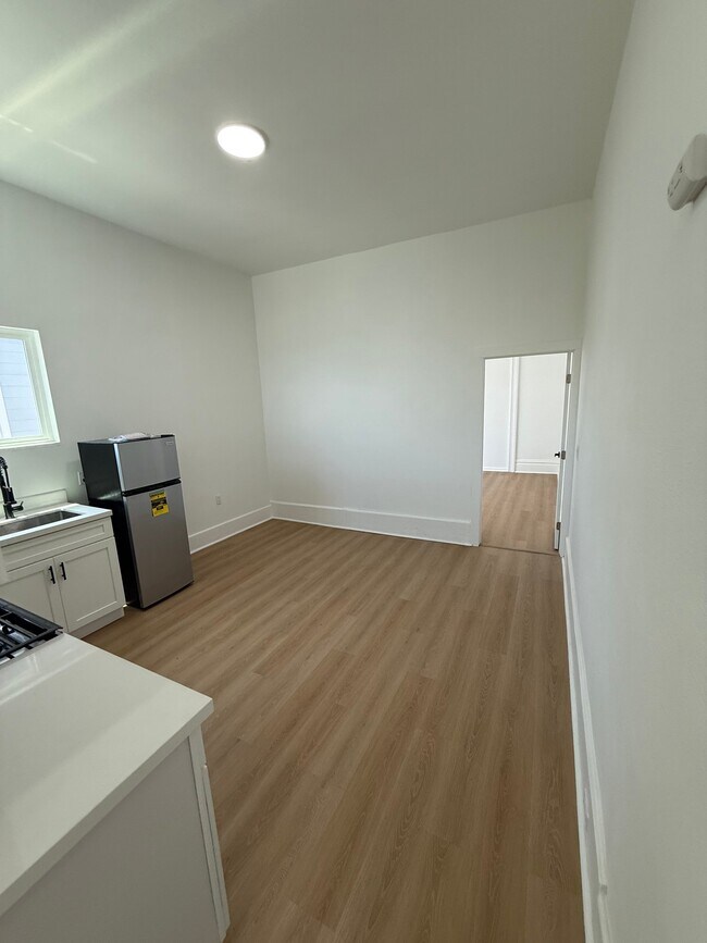 3238 Adeline St Oakland, CA 94608 photo 4