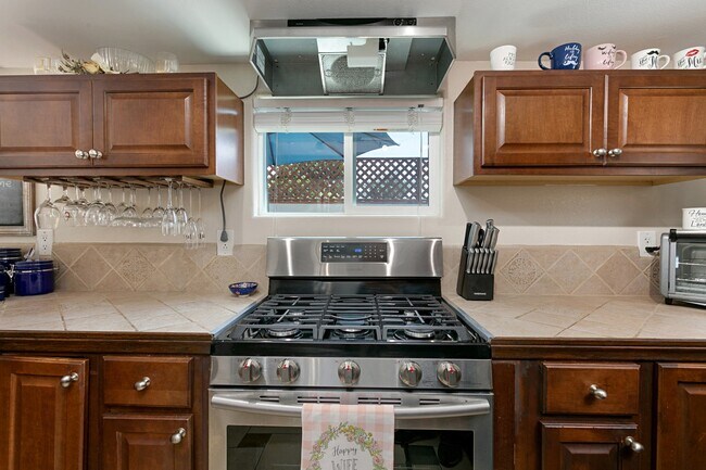 1923 Rowan St San Diego, CA 92105 photo 3