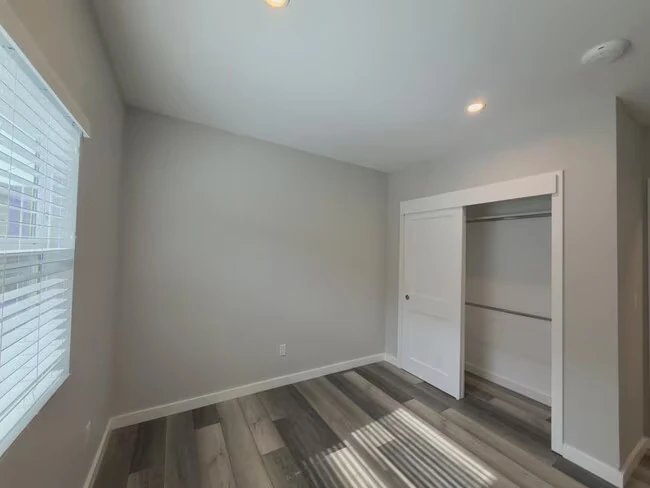 4965 Imperial Ave San Diego, CA 92113 photo 3