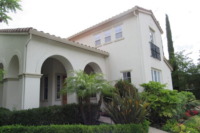 2585 Tamworth Ln photo 3