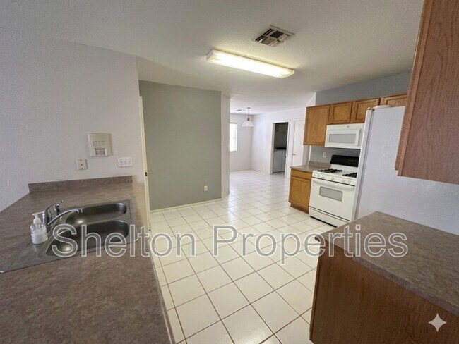 7391 W Solano Dr N Glendale, AZ 85303 photo 2