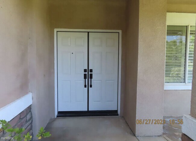 32007 Camino Molnar Temecula, CA 92592 photo 4