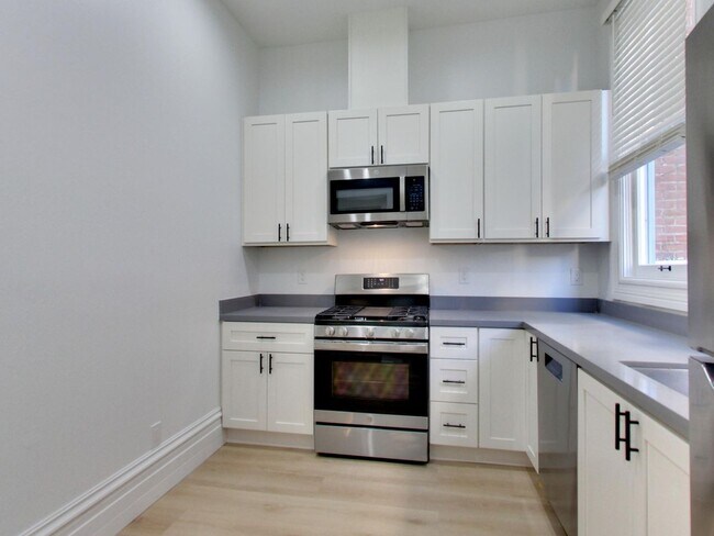 1086 Fulton St San Francisco, CA 94117 photo 4